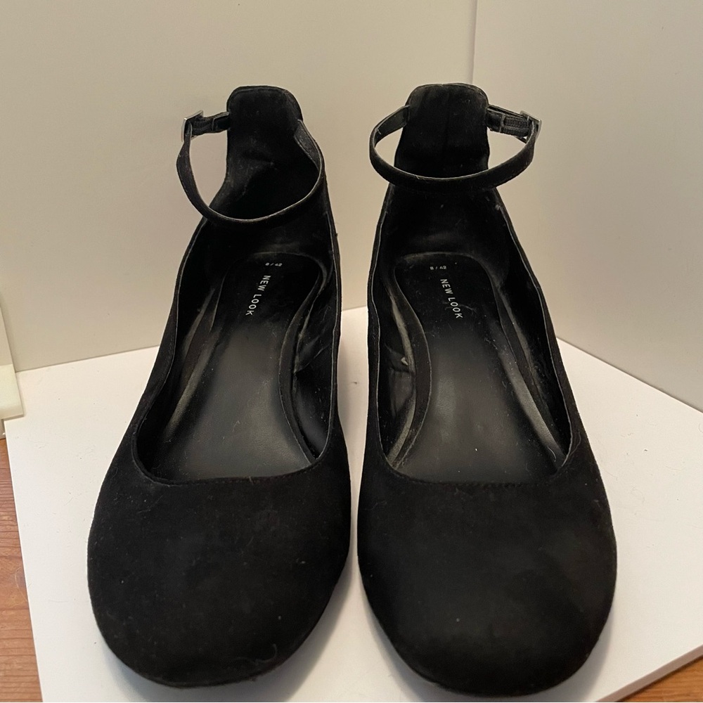 New Look Faux Suede‎ Black Ankle Strap Pumps Rhinestone Heel Size 8